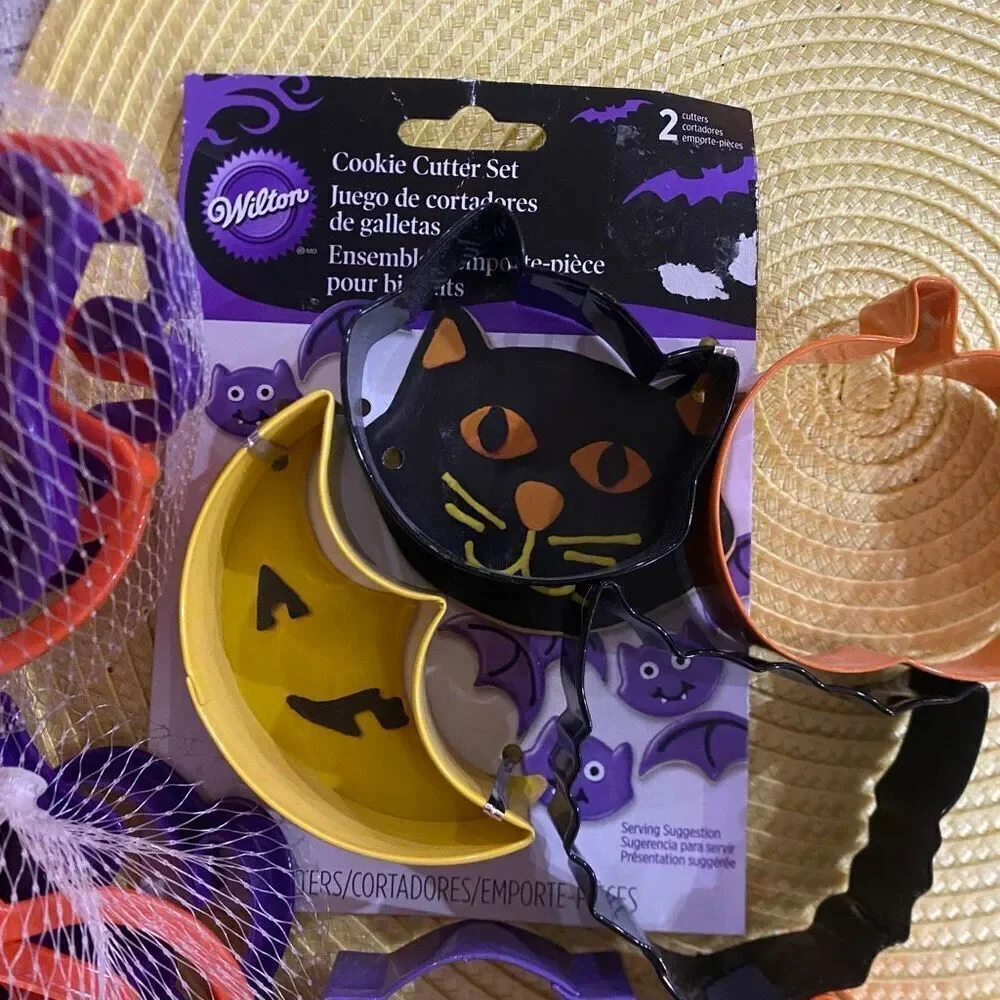 Wilton Huge Halloween baking bundle NEW pumpkins ghost tombstone spiders